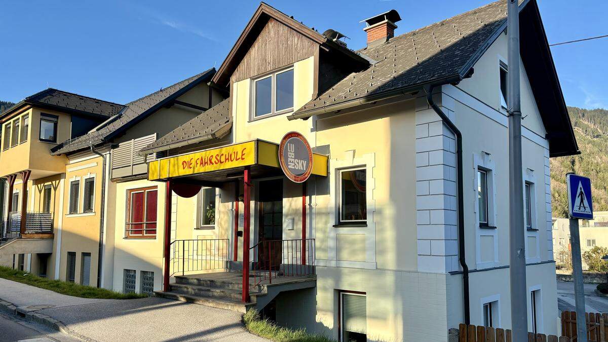 Zu Wenig Interesse An Führerschein: Fahrschule Lubensky In Leoben Und ...